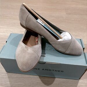 Brand new Toms Julie Desert Taupe Suede flats